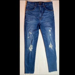 Abercrombie & Fitch ✨NWOT✨ Ultra High Rise Super Skinny Ankle Jeans * 30R *